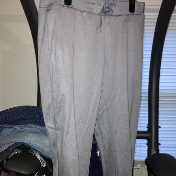 ⬆️Under Amour Sweats - Picture 2 of 3